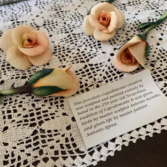 Capodimonte porcelain roses - Picture 4 of 6